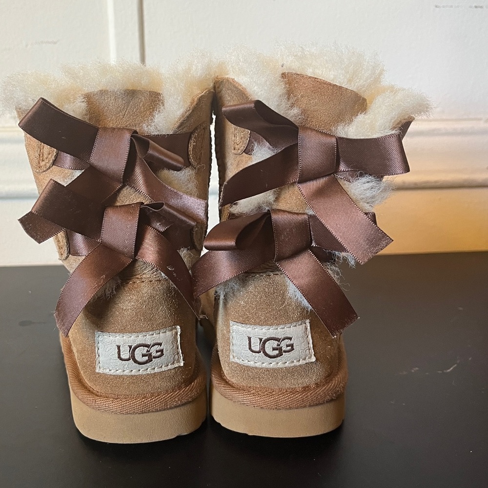 UGG Toddler Bailey Bow II Velvet Boot Toddler Girls Size 10